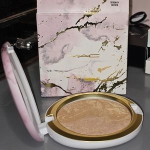 Mac Electric Wonder Iridescent Powder Serenity Seeker